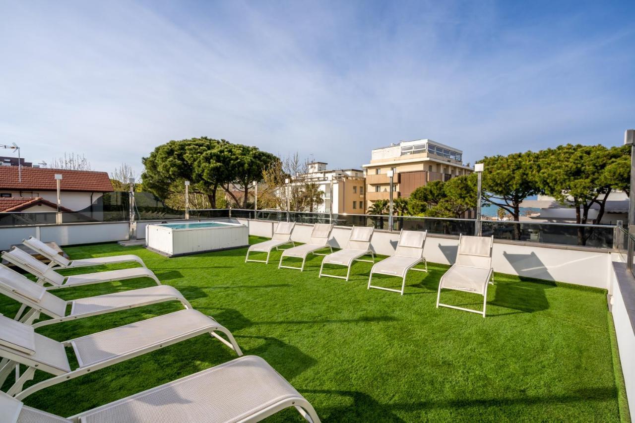 Royal Boutique Hotel Riccione Exterior foto